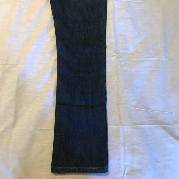 Levi’s - Slight Curve, Straight Leg, Size: 24 - Picture 5 of 6